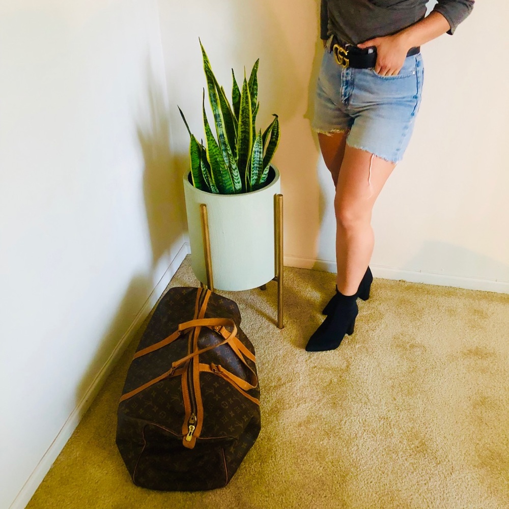 HIGH WAISTED SHORTS - Picture 2 of 5